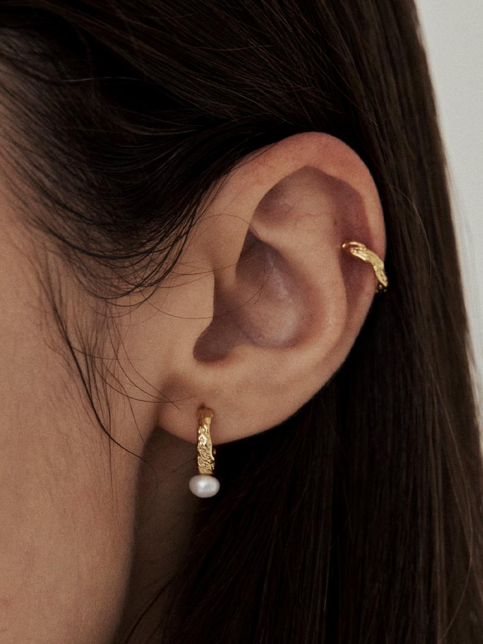 Dewy desert Texture Pearl Earring