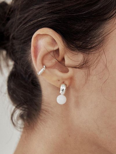 Dewy desert Volume Ball Hoop Earring_White JAde