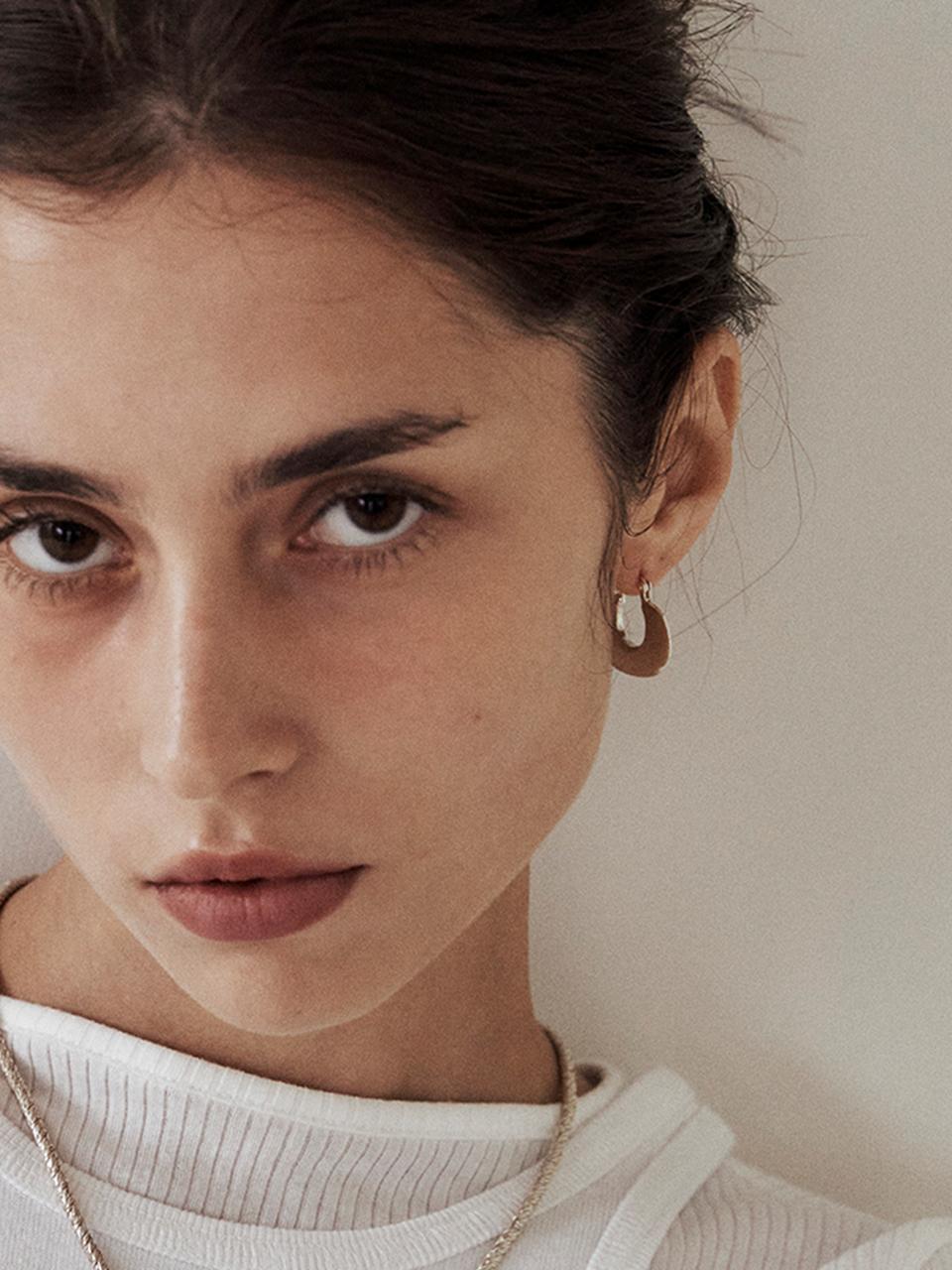 Dewy desert Volume Oval Hoop Earring