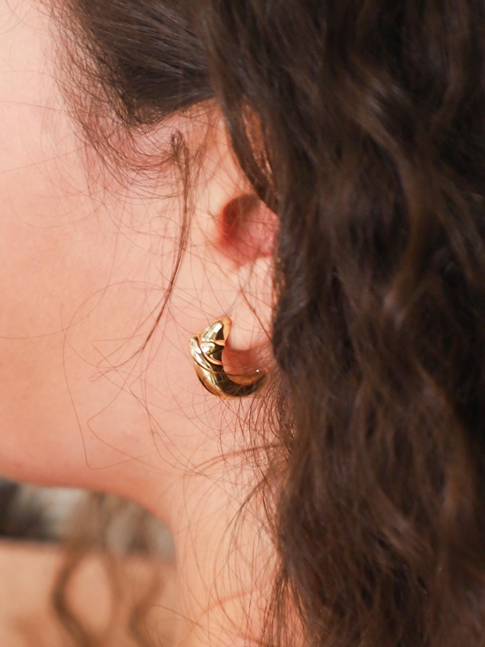 dfarbe Gold Plated Volume Round Stud Earrings
