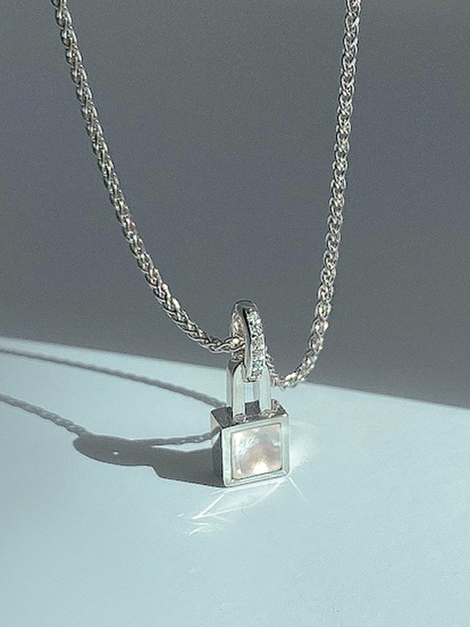 dfarbe Sterling Silver Mother of Pearl Adjustable Chain Necklace