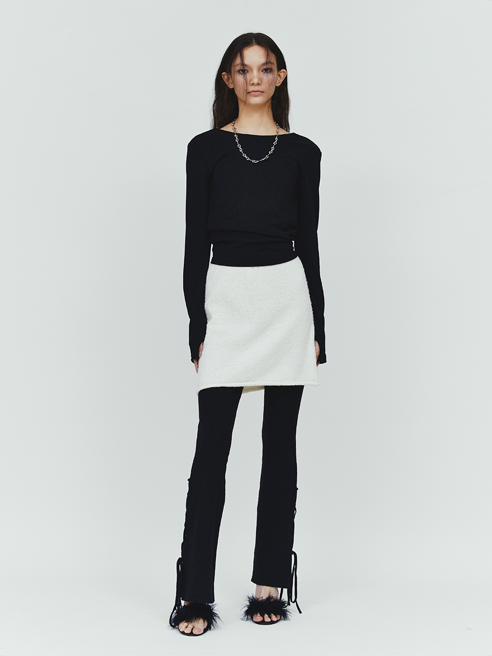 DIAGONAL Back String Ribbon Tee (Black)