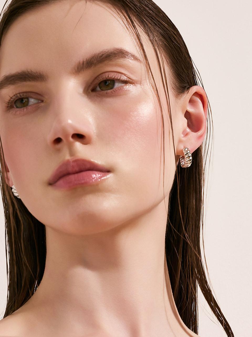 DIDIER DUBOT Sculptural Minimal Artistic Earrings (JDREB4S94XX)