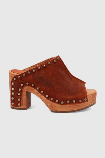 Dingo Dingo Echo Wooden Platform Sandal in Russet, Women's at Urban Outfitters