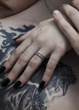 Disturbia Disturbia Amorata Thin Sterling Silver Ring 