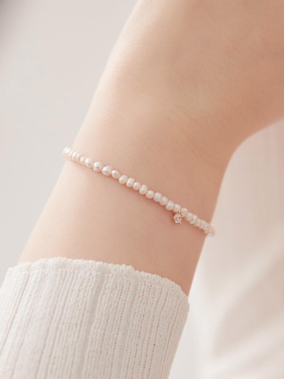 dmoment Urielle Freshwater Pearl Bracelet