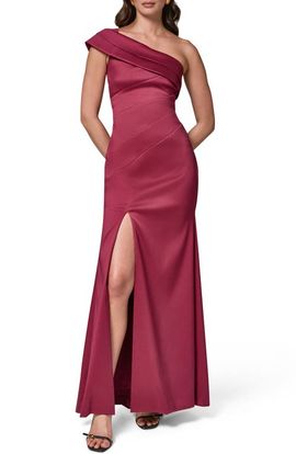 Donna Karan New York Donna Karan New York Seamed One Shoulder Gown
