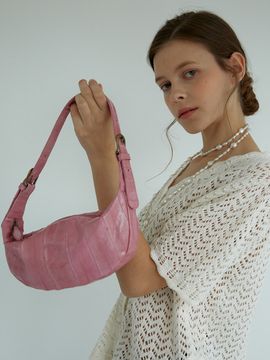 doublequotes Croissant bag_Pink