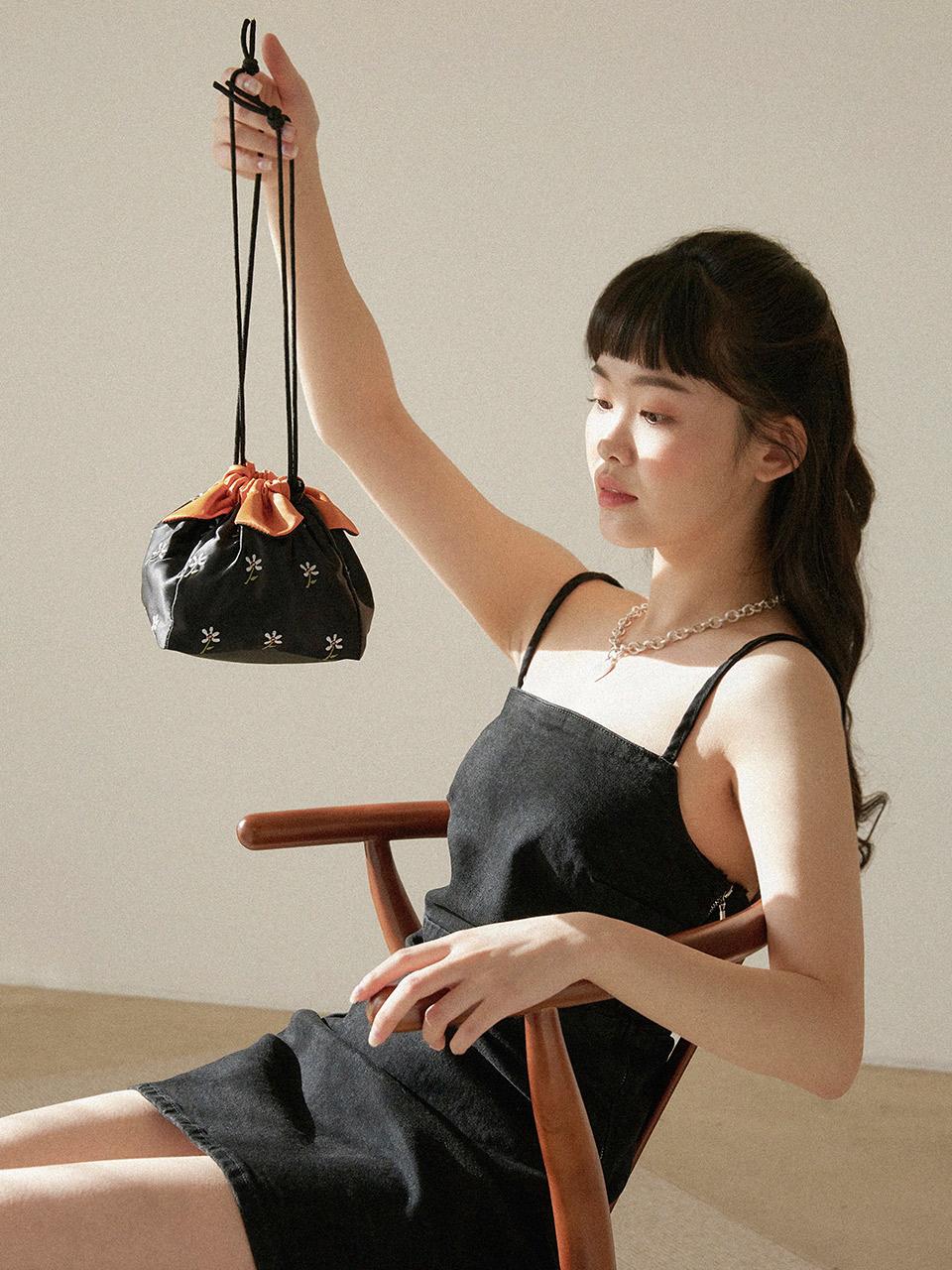 doublequotes Pumpkin bag black