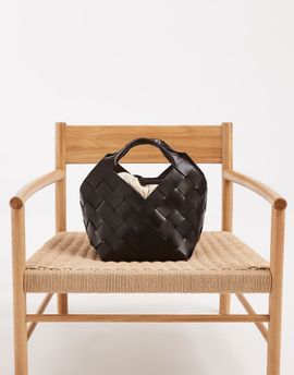 Dragon Diffusion Dragon Diffusion Botteghe diagonal woven top handle bag in dark brown