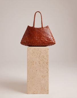 Dragon Diffusion Dragon Diffusion santa croce big woven leather bag in tan-Brown