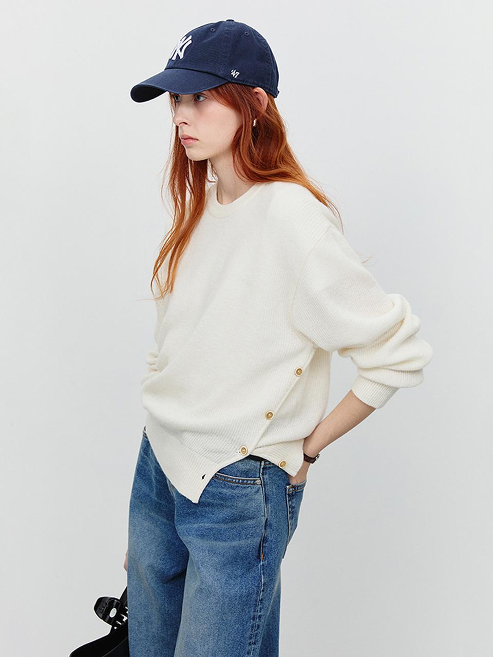 Dunst for WOMEN Unisex Buttoned Semi-Overfit Crewneck Sweater [White] (UDSW5A107I1)