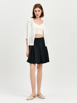 E.B.M (Edition by Michaa) Pin Tuck Short Pants
