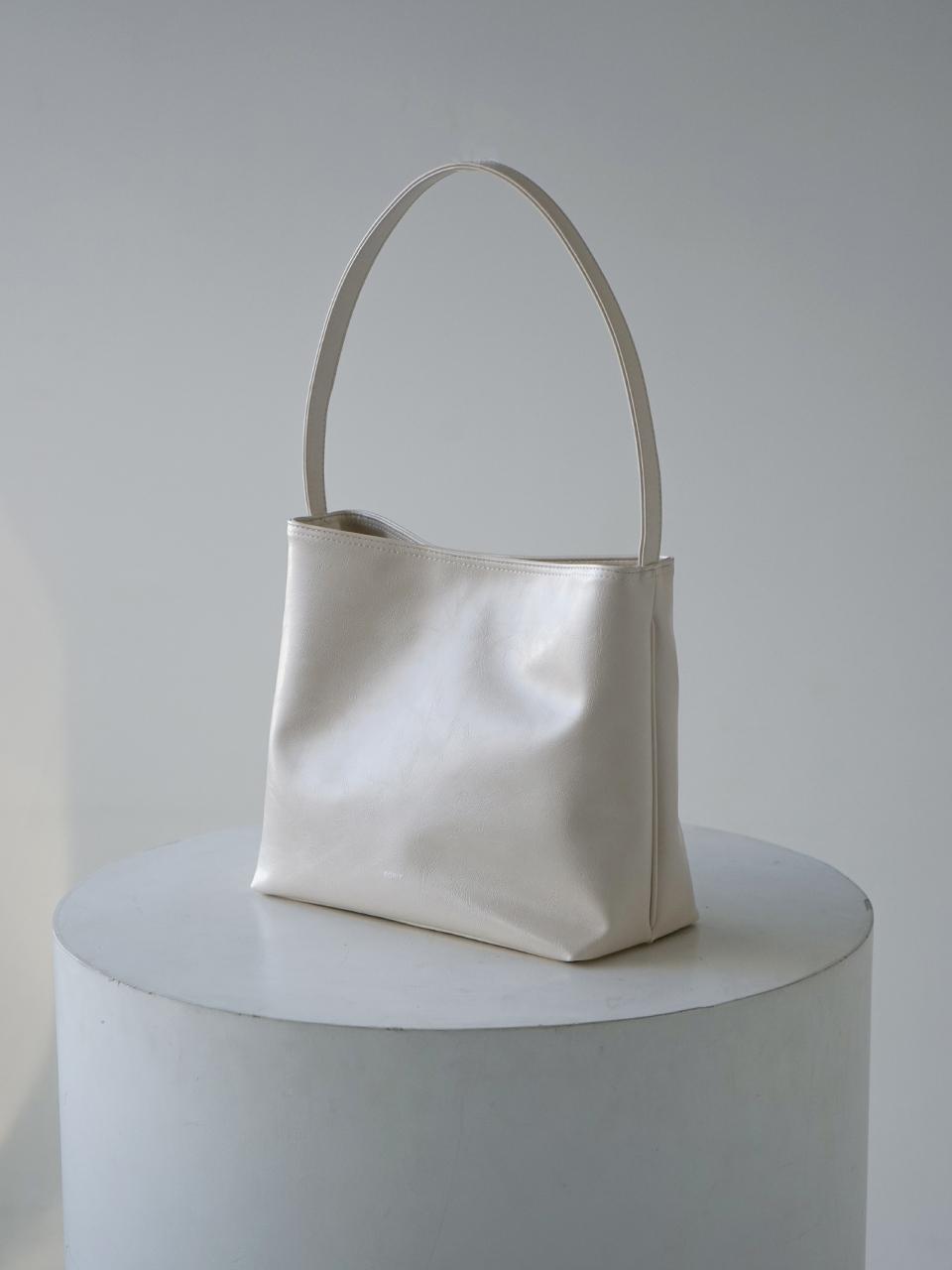 Ecrit FOUR POCKET SHOULDER BAG - White