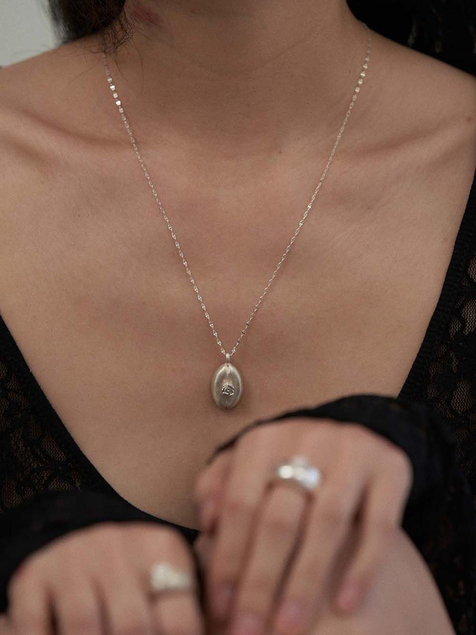 edum Thorns.9 Necklace
