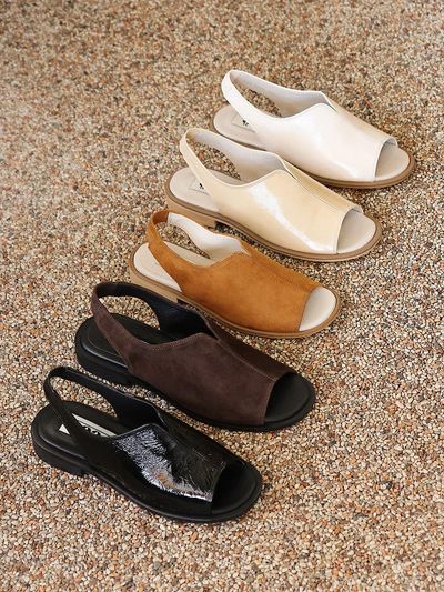eee Coy Flat Sandals