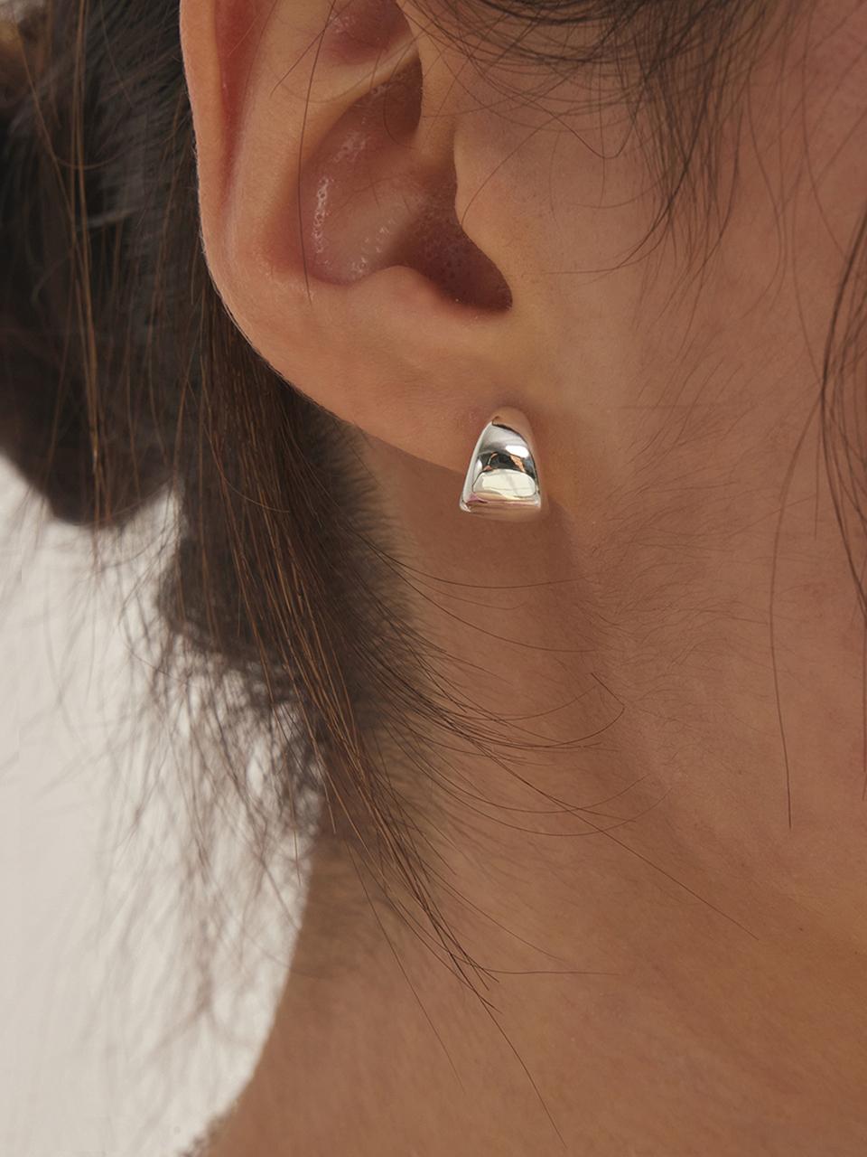 eenie beenie Flat corner earrings ENJ24EW028