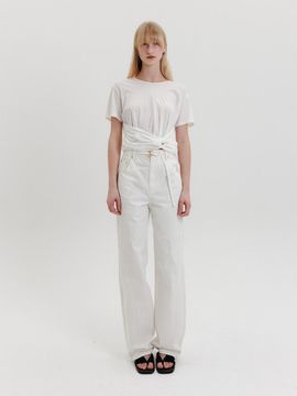 EENK Belted Straight Denim Pants [Ivory]