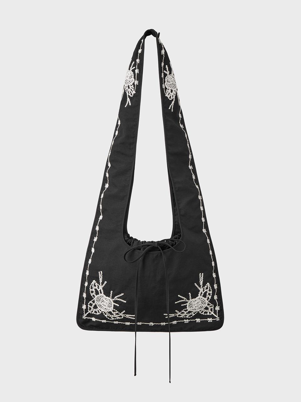 EENK Valentine Embroidery Recycled Nylon Shoulder Bag [Black]