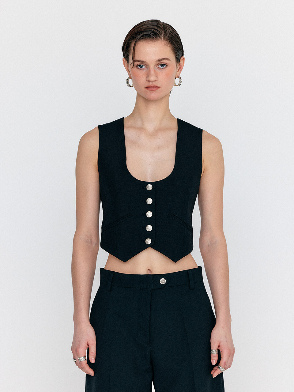 EENK WENA U-Neck Mini Vest_Black