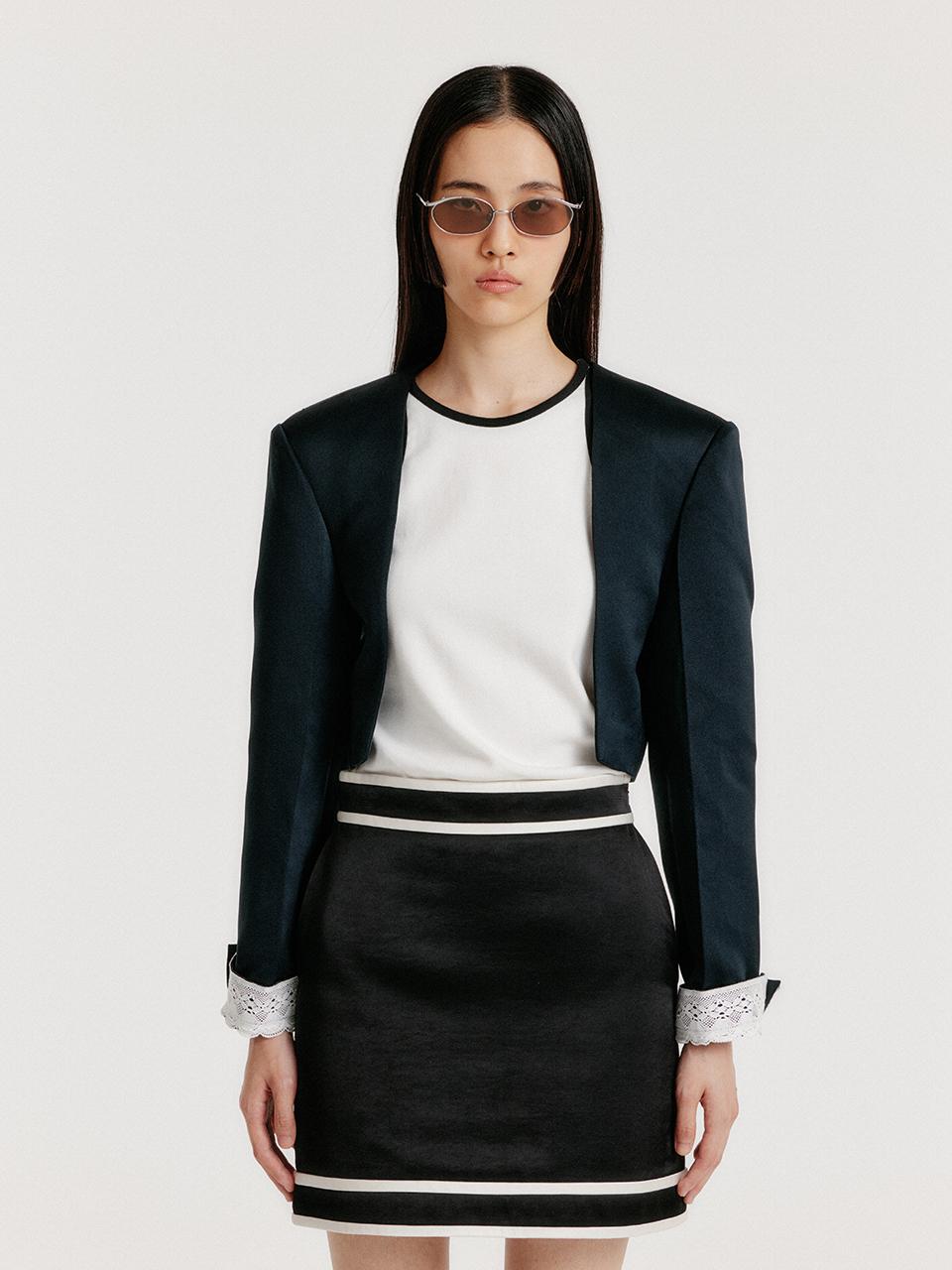 EENK YIN Short Jacket - Black