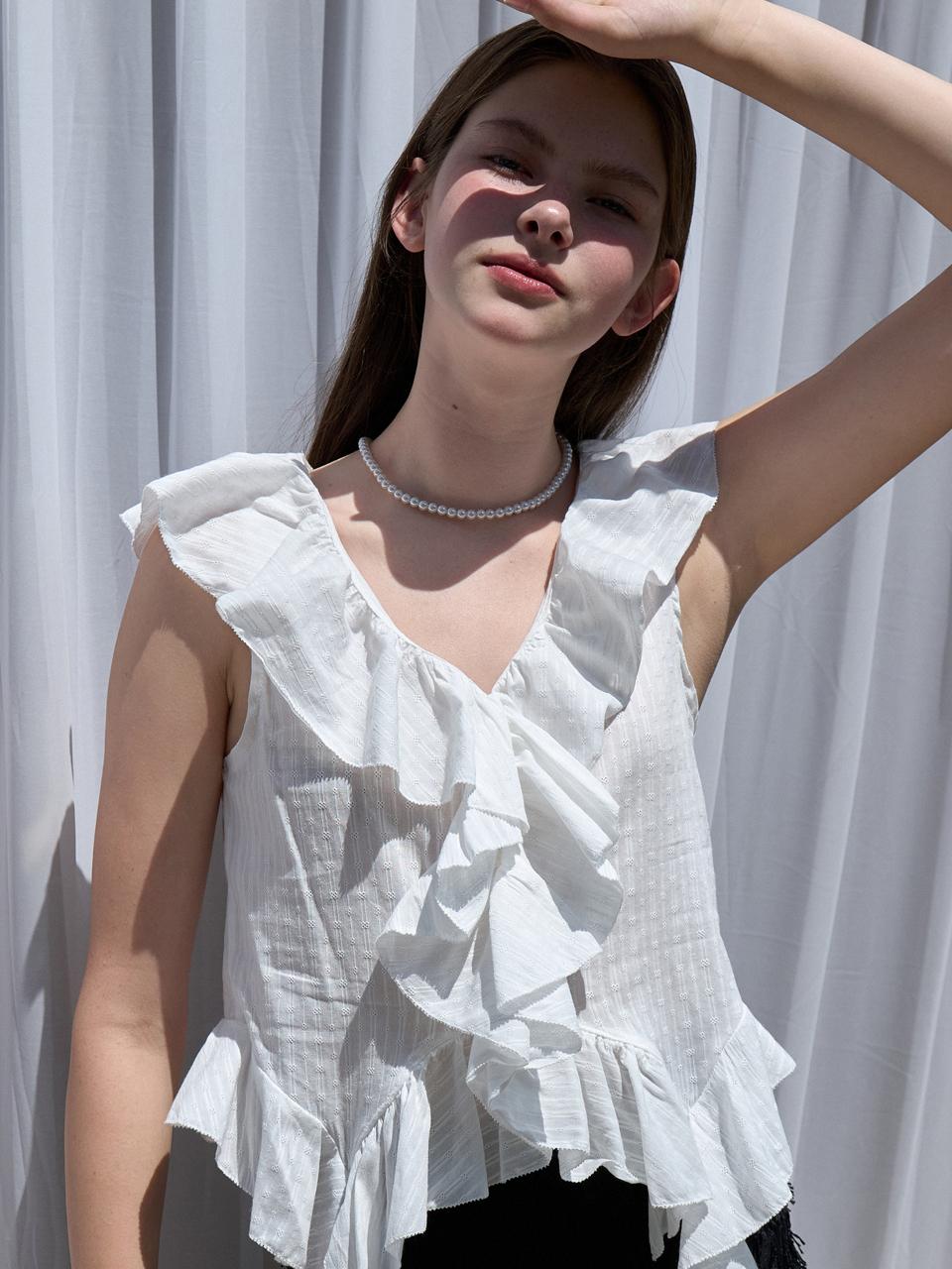EIGHT DAYS A WEEK Frill Blouse