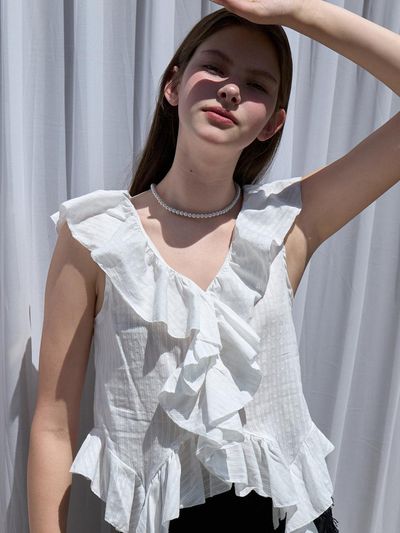 EIGHT DAYS A WEEK Frill Blouse