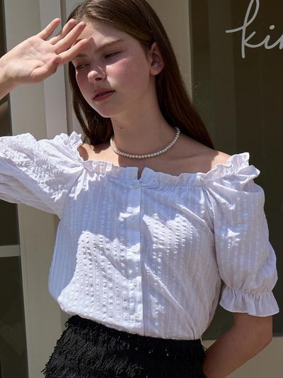 EIGHT DAYS A WEEK Off Shoulder Blouse