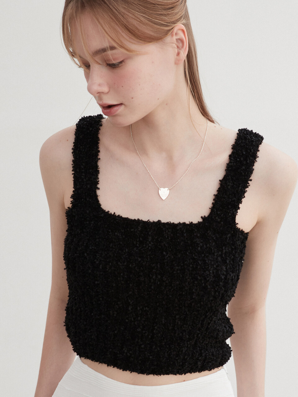 EIGHT DAYS A WEEK Ribbed Sleeveless Sweater_Black