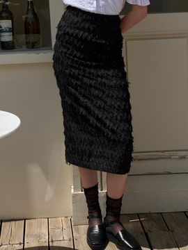 EIGHT DAYS A WEEK Tassel Slit Skirt_Black