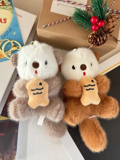 Elegant table Fish-shaped Plush Otter Inside Keyring Charm