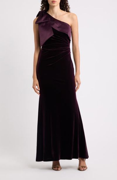 Eliza J Eliza J Velvet & Satin One-Shoulder Gown