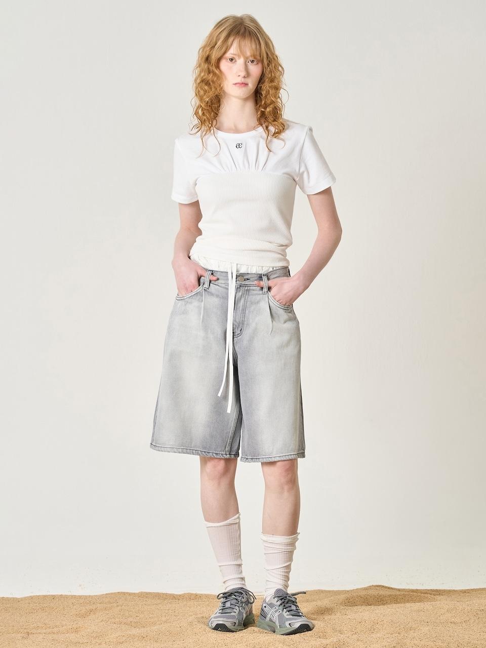 ELLIOTI 1-Tuck Brush Denim Bermuda Pants_Gray