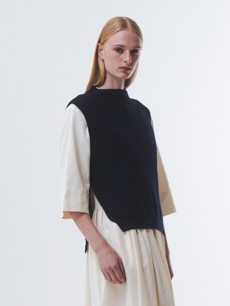 Emin & Paul Merino Wool Side Button Vest [Navy]