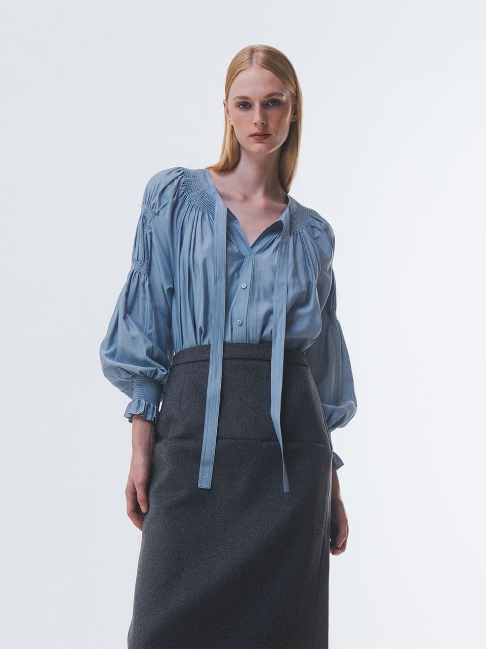 Emin & Paul Shirring Smocking Tie Front Blouse [Sky]