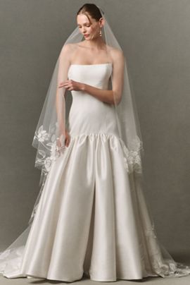 Enaura Floral Embroidered Cathedral Veil