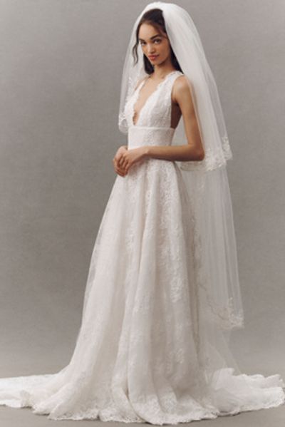 Enaura Tiered Chapel Lace Cathedral Veil