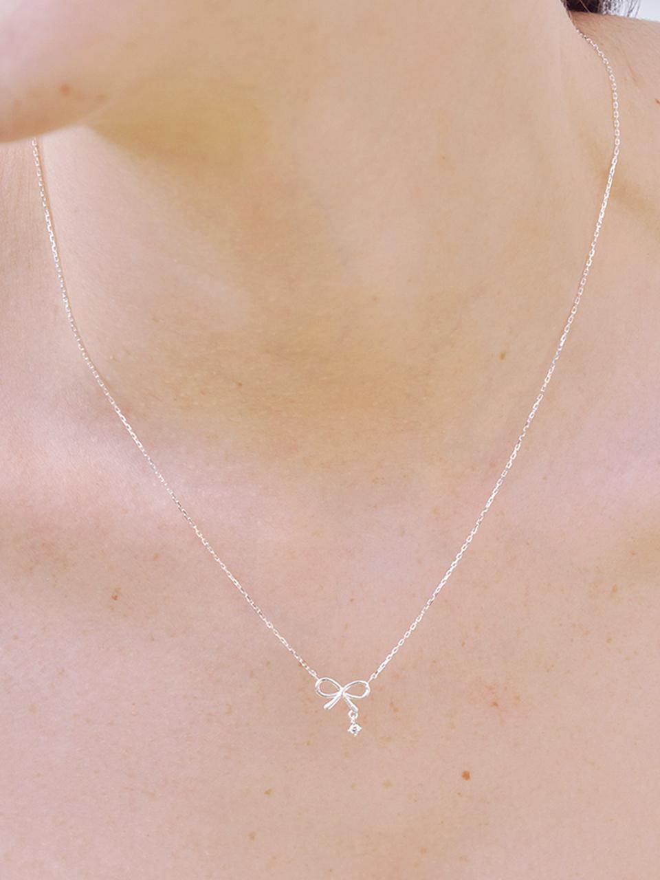 ENGBROX dangle ribbon necklace