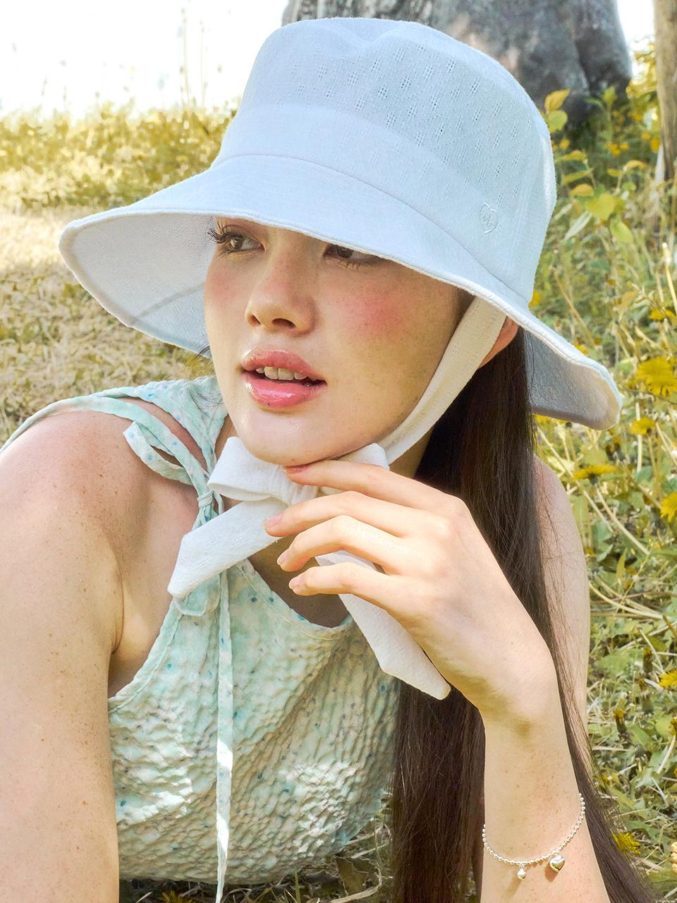ENGBROX vacance strap wide bucket hat_white
