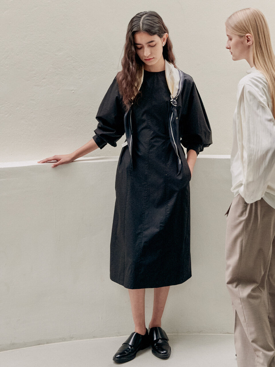 Enor Volume Sleeve Tuck Dress (Black)