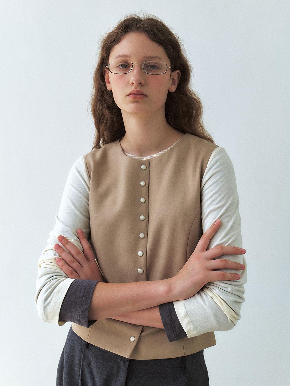 Et demain Multi snapped wool round crop vest - Beige
