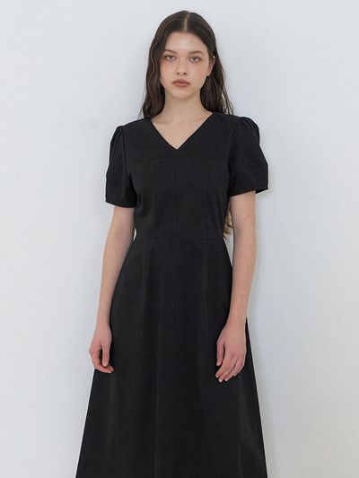 ETMON Curved V-Neck Dress [Black]