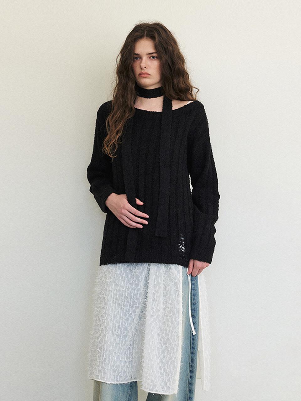 ETMON Damaged Boucle Scarf Knit, Black
