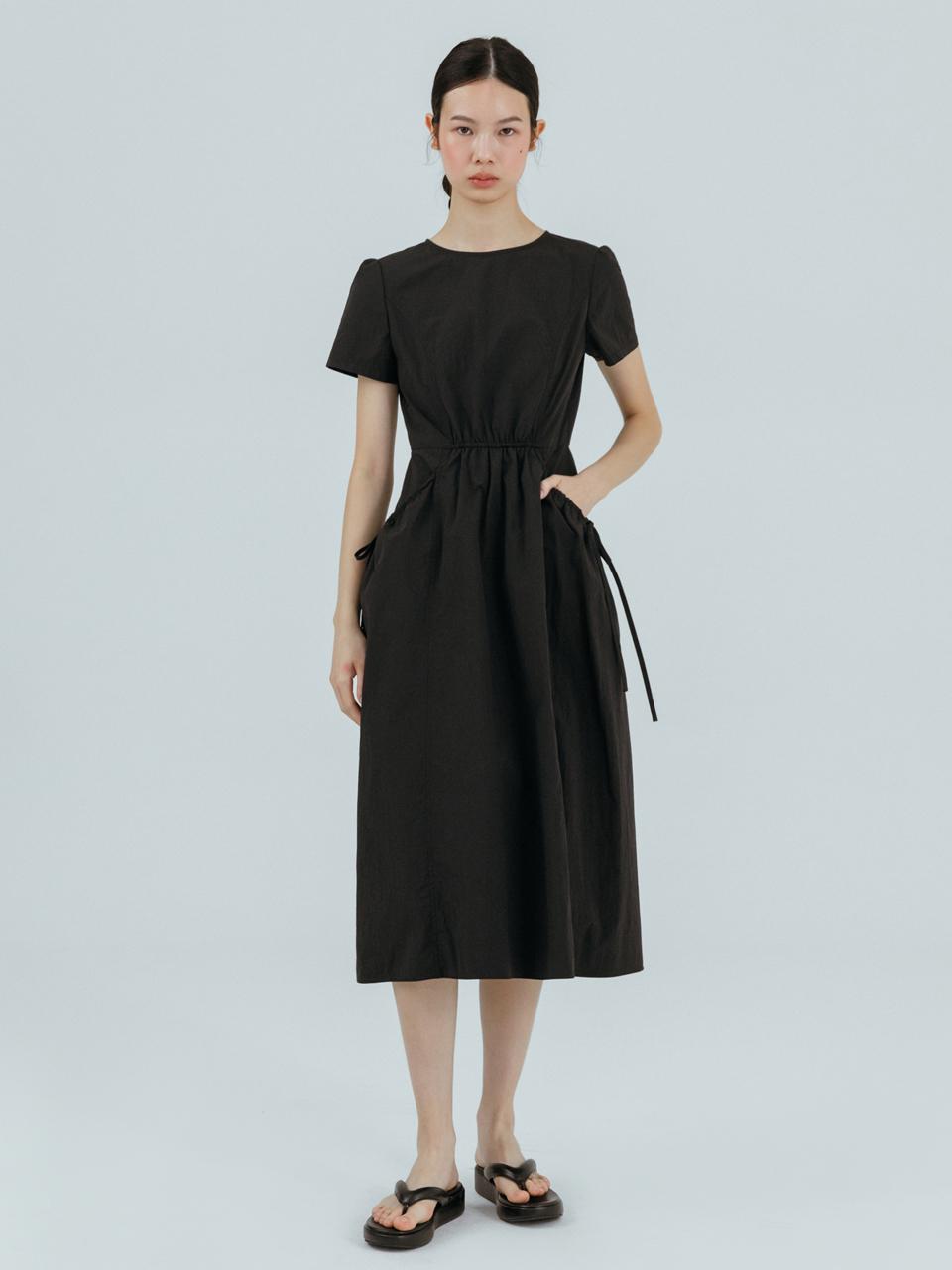 ETMON Pocket Strap Volume Dress [Black]
