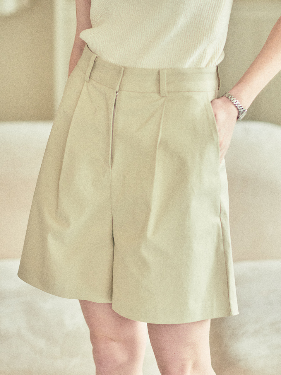 Fabricology One Tuck Bermuda Pants_2 Colors