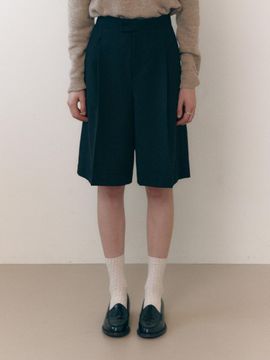 Fabricology Tuck wide bermuda pants_Black