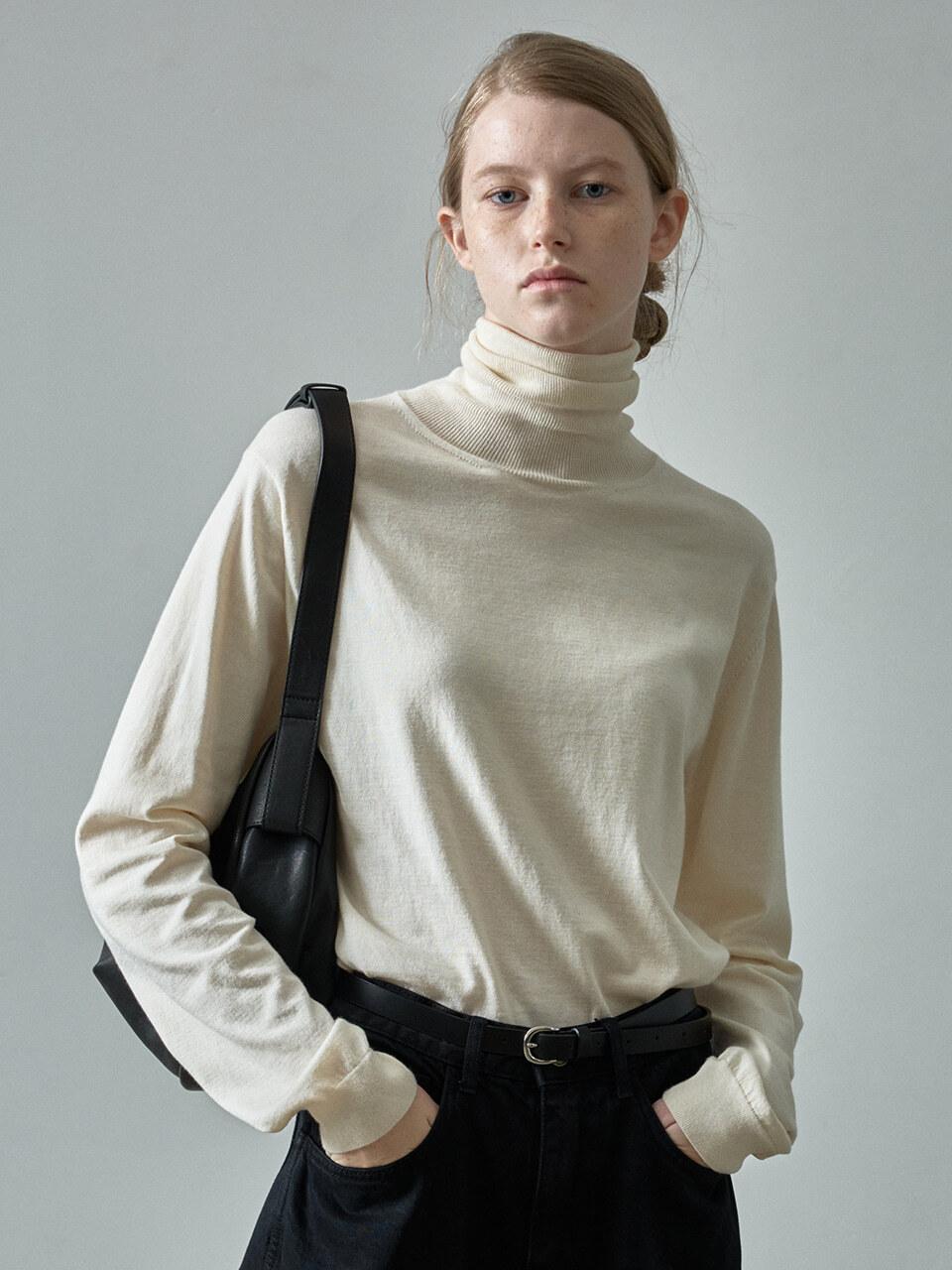 FACADE PATTERN Cashmere Essential Turtleneck Knit