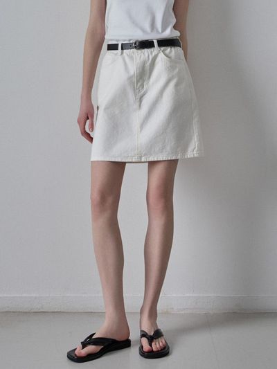 FACADE PATTERN Classic Mini Denim Skirt [Clean White]