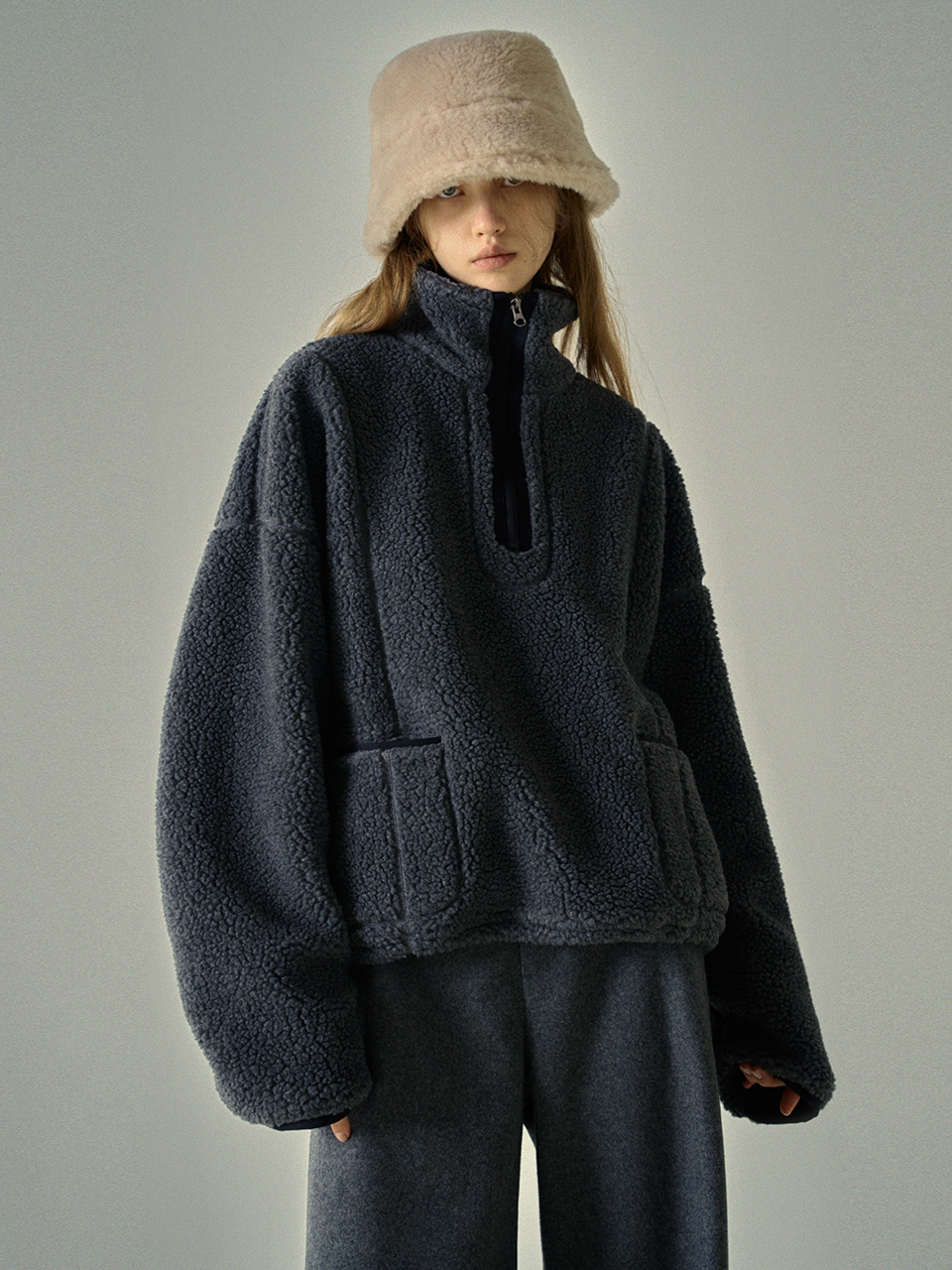 FACADE PATTERN Half Zip-up Fleece Jumper _ Charcoal
