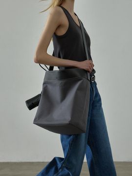 FACADE PATTERN Langue Big Bag [Black Grey]